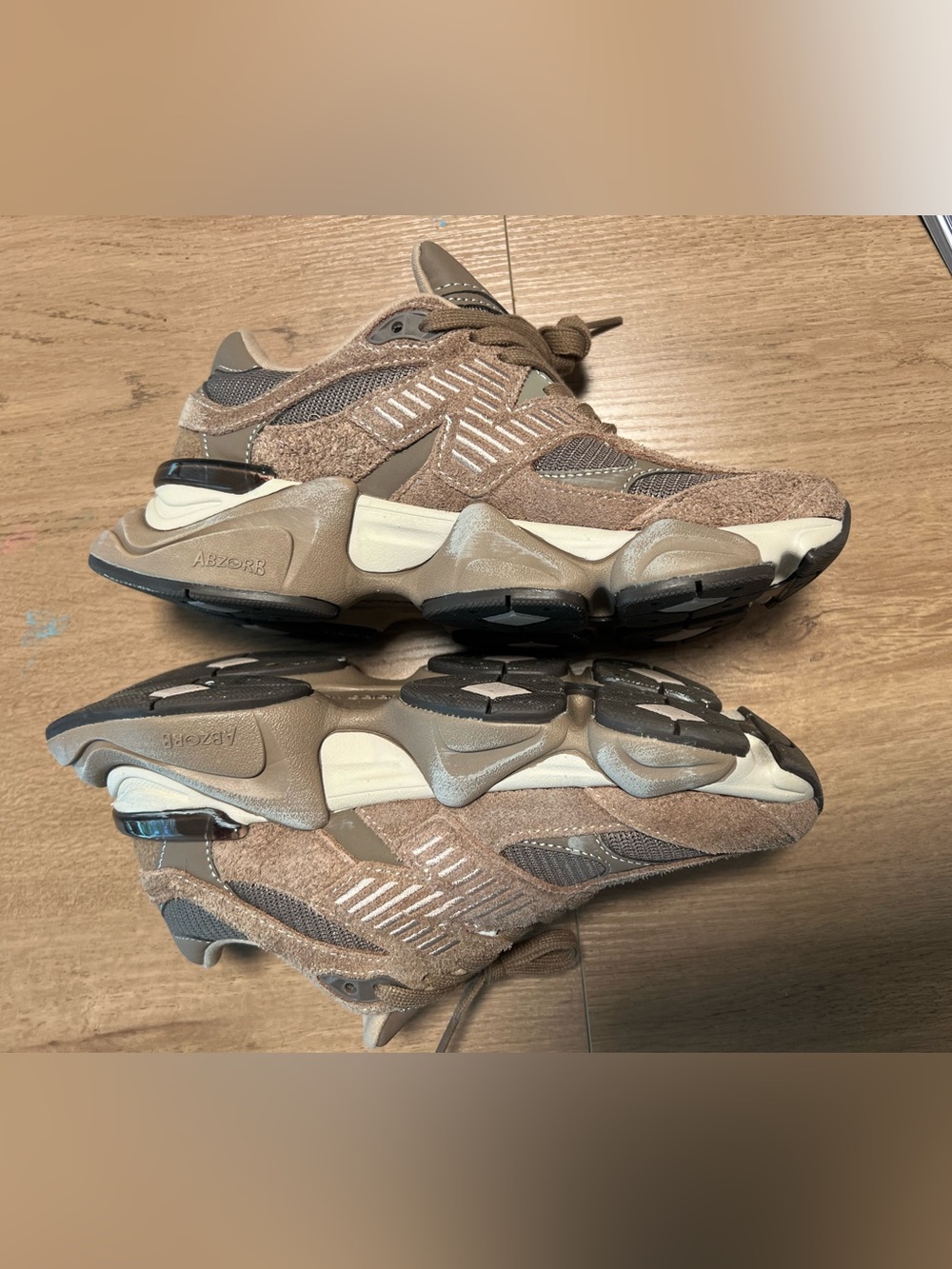 **SOLD***
NEW BALANCE 9060 LIMITED EDITION MUSHROOM BROWN! Men’s 5.5 Women’s 7 - Picture 5 of 6